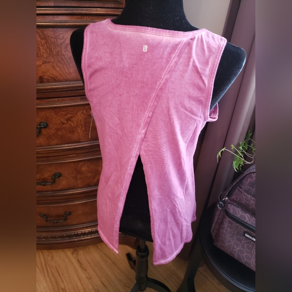 Ideology Small open back tank top - Picture 6 of 7